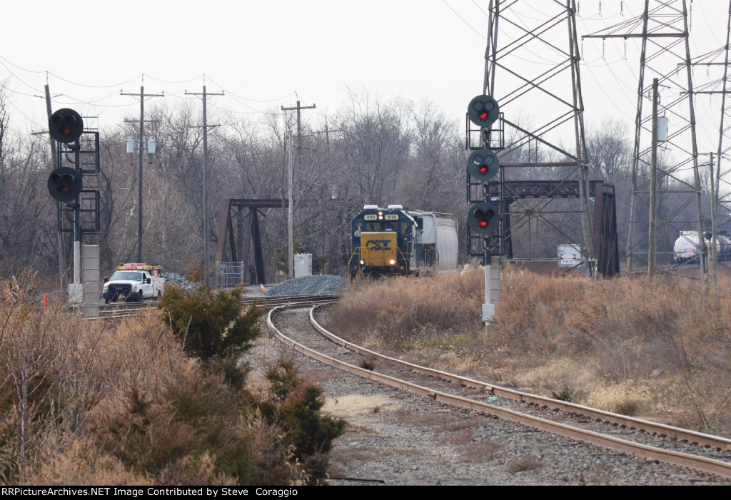 MA-2 Approaching the Valley Interchange Track 